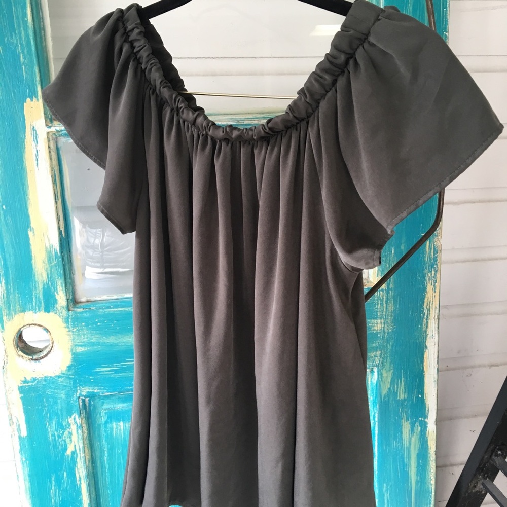 NWT Mint off shoulder peasant blouse